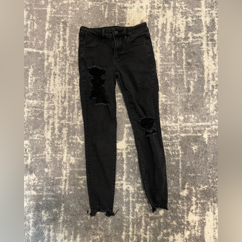 DISTRESSED AMERICAN EAGLE 🦅 BLACK SKINNY JEANS